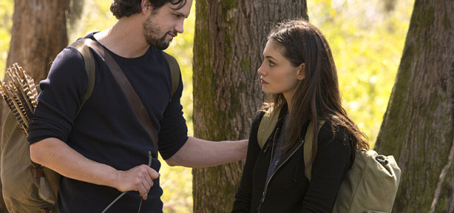 The Originals -- "Fire With Fire" -- Image Number: OR221b_0094.jpg -- Pictured (L-R): Nathan Parsons as Jackson and Phoebe Tonkin as Hayley -- Photo: Jace Downs/The CW -- ÃÂ© 2015 The CW Network, LLC. All rights reserved.